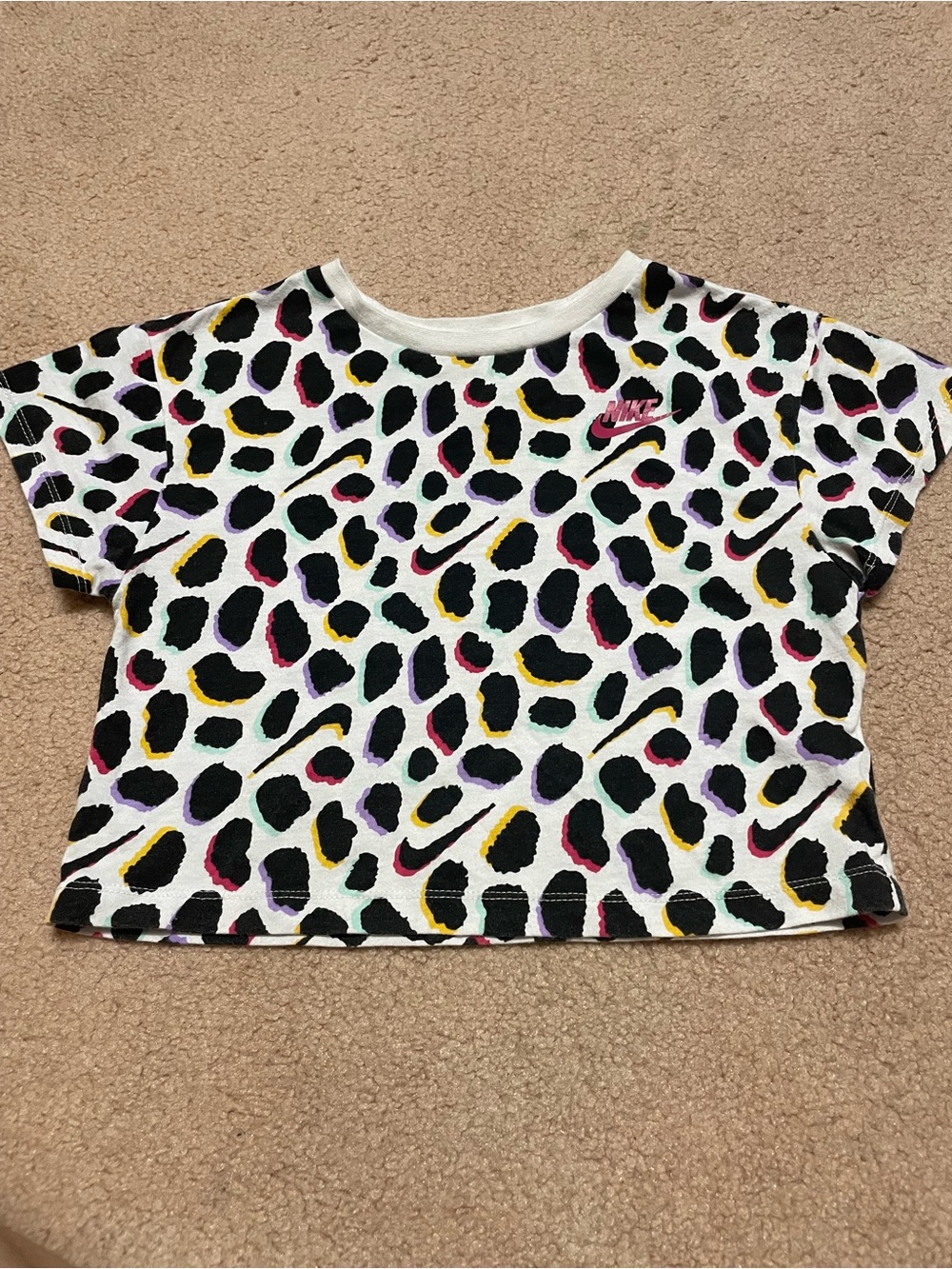 Nike Multicolor Leopard Spot Crop Tee - White Base( size: 4 t)